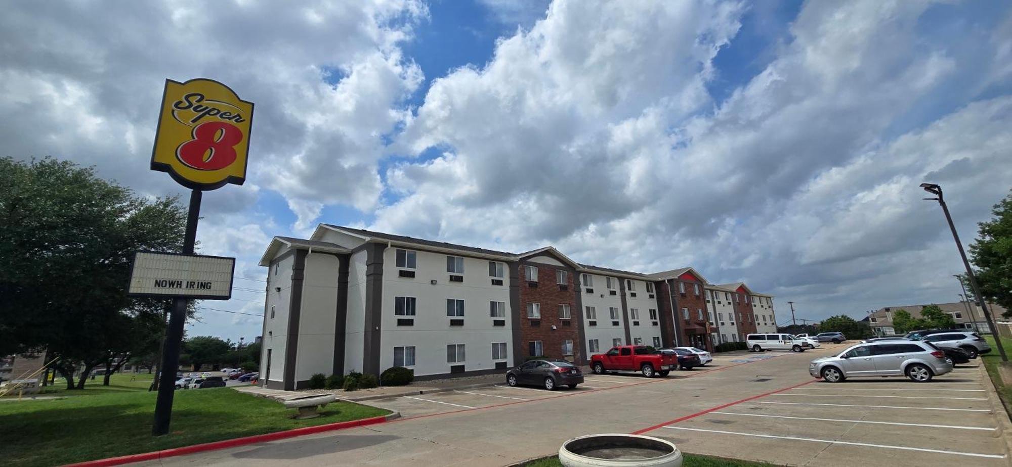 Hotel Super 8 By Wyndham Irving Dfw Airport/South Exterior foto