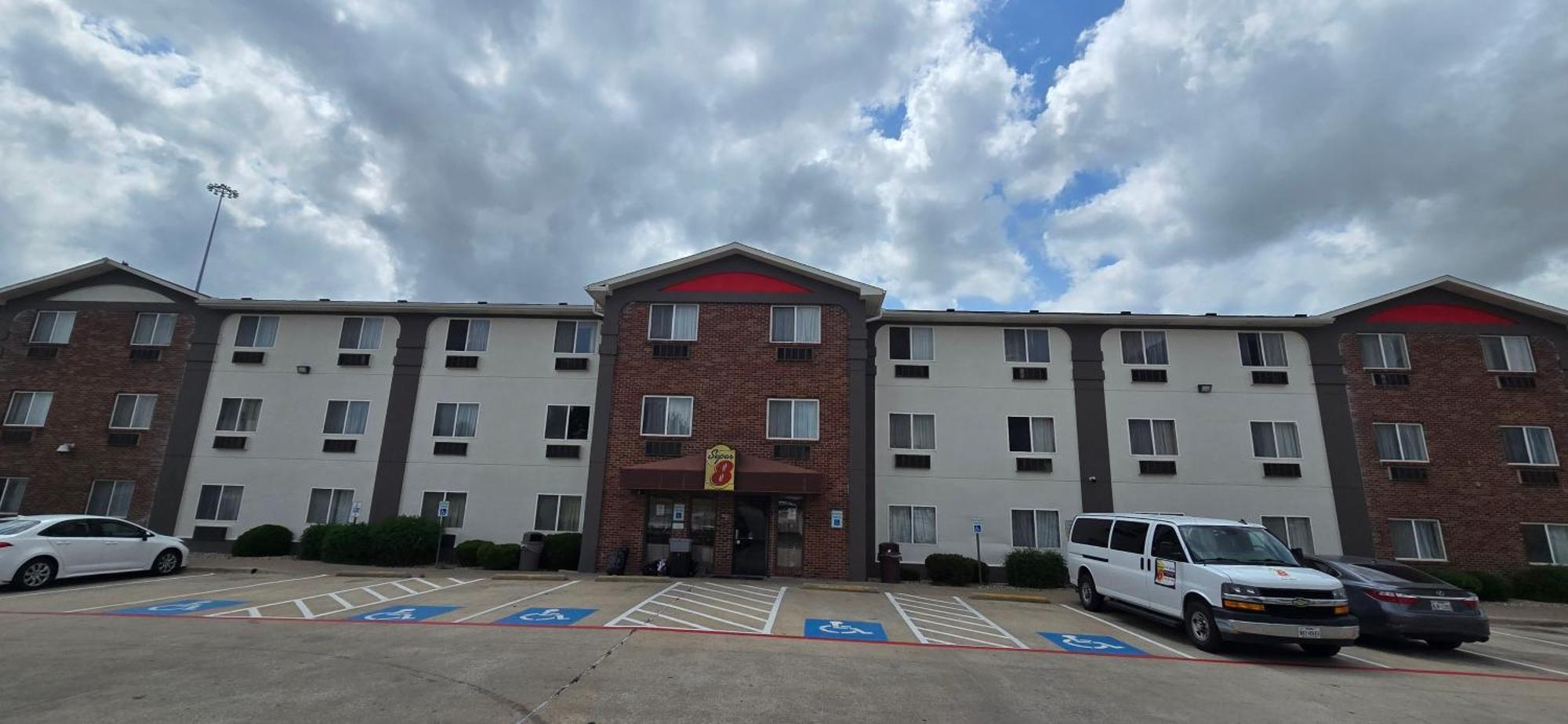 Hotel Super 8 By Wyndham Irving Dfw Airport/South Exterior foto